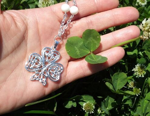 Privjesak amulet djetelina
